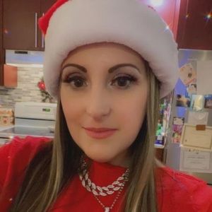 Meet your Posher, Leeann